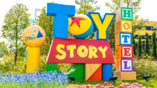 Toy Story Hotel Tokyo Disney Resort außen 02