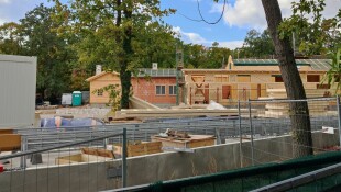 Familypark am Neusiedlersee neue Wasserbahn 2022 Aufbau Station weit