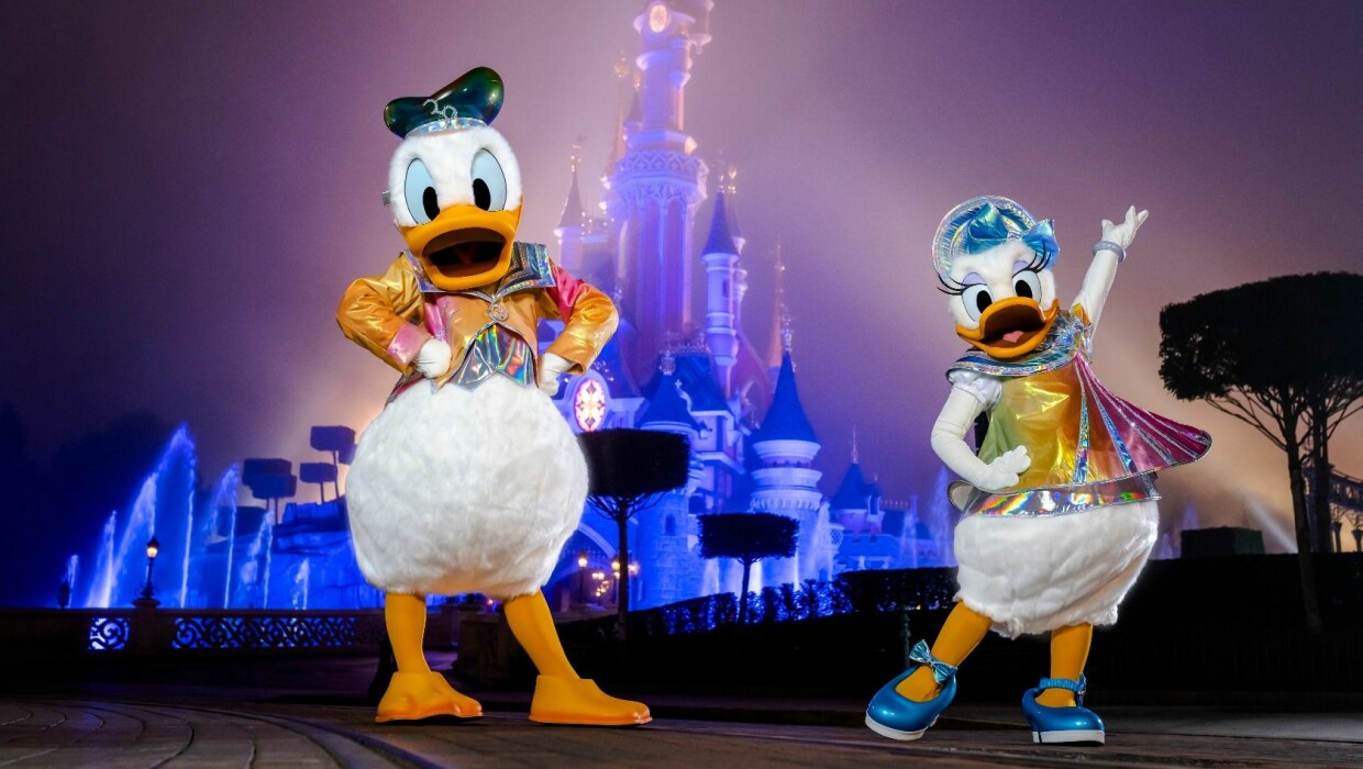 Disneyland Paris Daytime Show 2022 Kostüme Donald Daisy