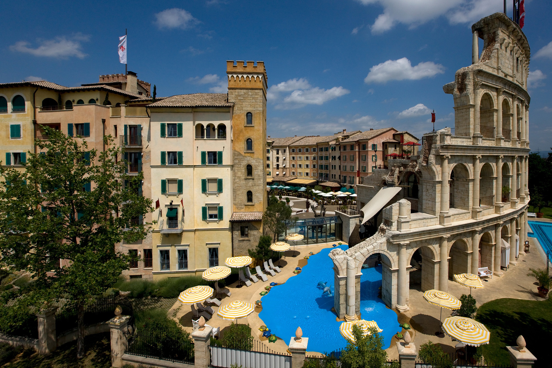Europa-Park feiert 10 Jahre Hotel „Colosseo“ mit großem Sommerfest