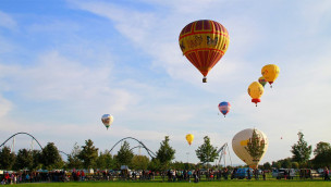 Heißluftballon über dem Europa-Park