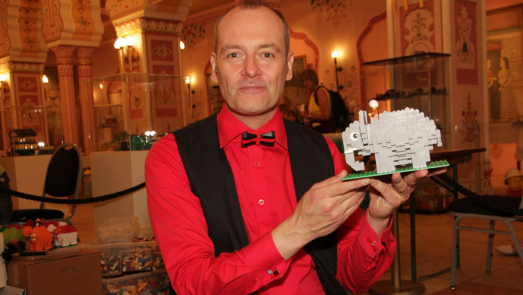 Sven Hofmann bei der Ausstellung LEGO-Baustein-Welten