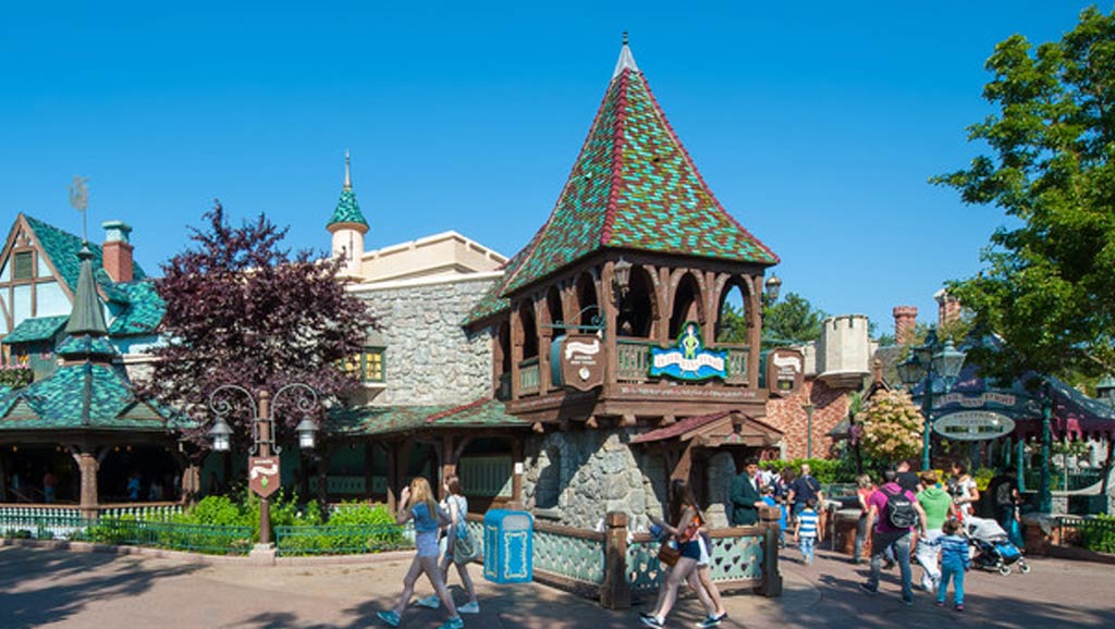Peter Pan's Flight von außen im Disneyland Paris