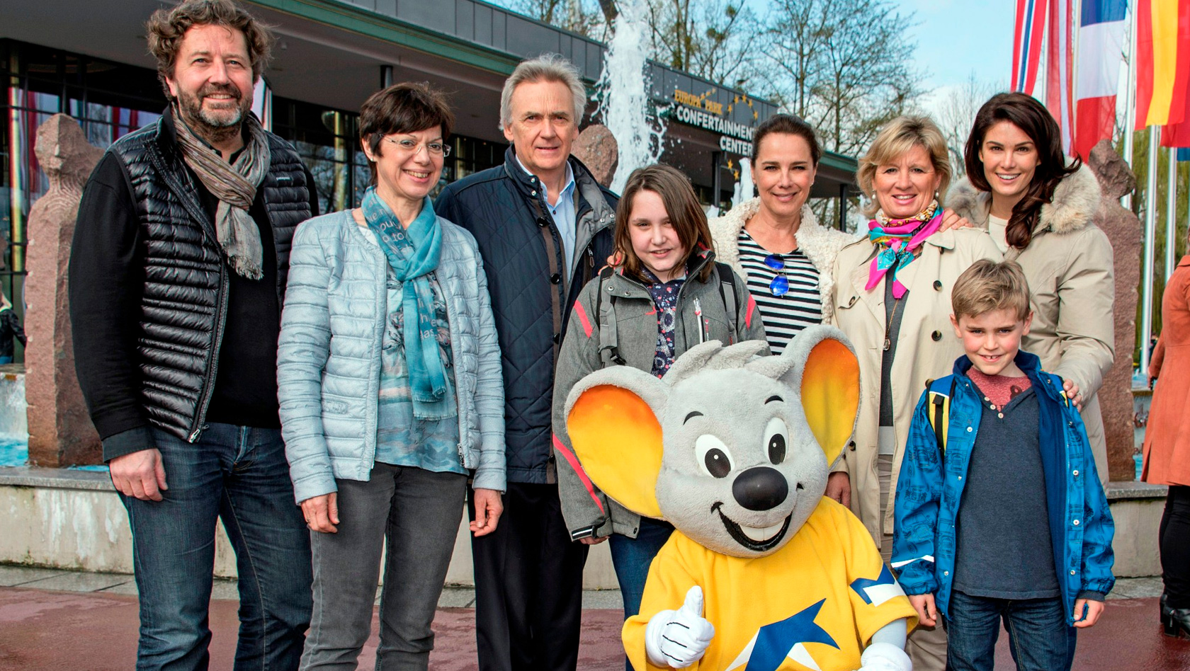 Désirée Nosbusch mit SOS Kinderdorf zu Besuch im Europa-Park