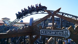 Phantasialand-Klugheim - Holzschild über Eingang