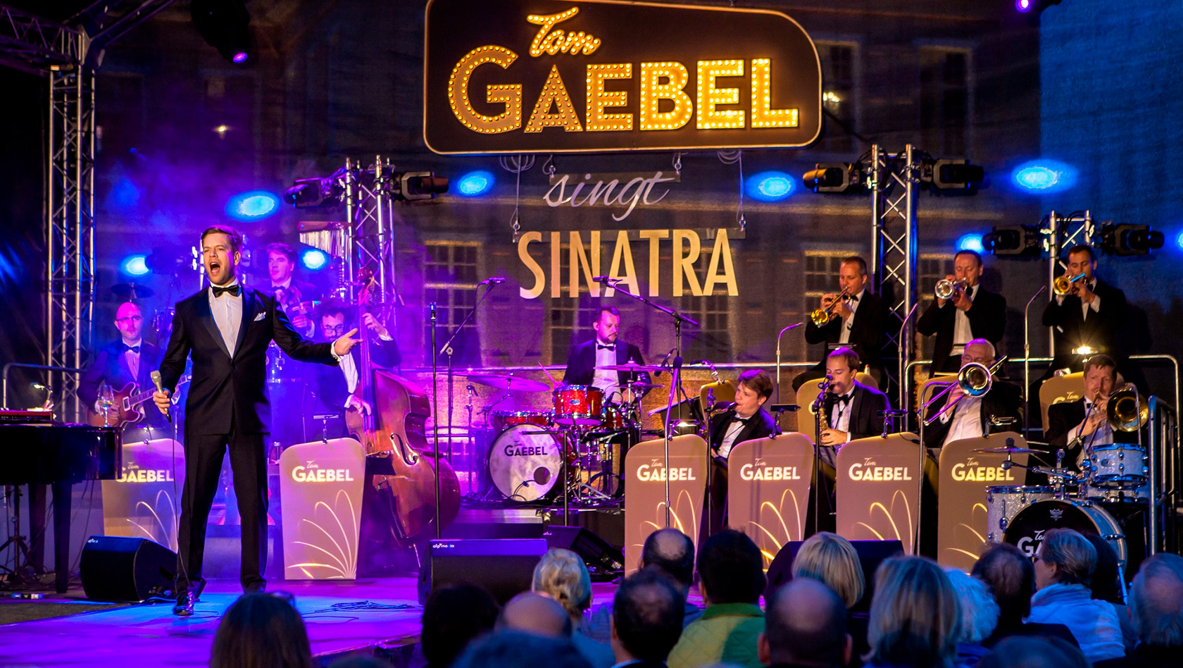 Tom Gäbel singt Sinatra - Europa-Park Dome