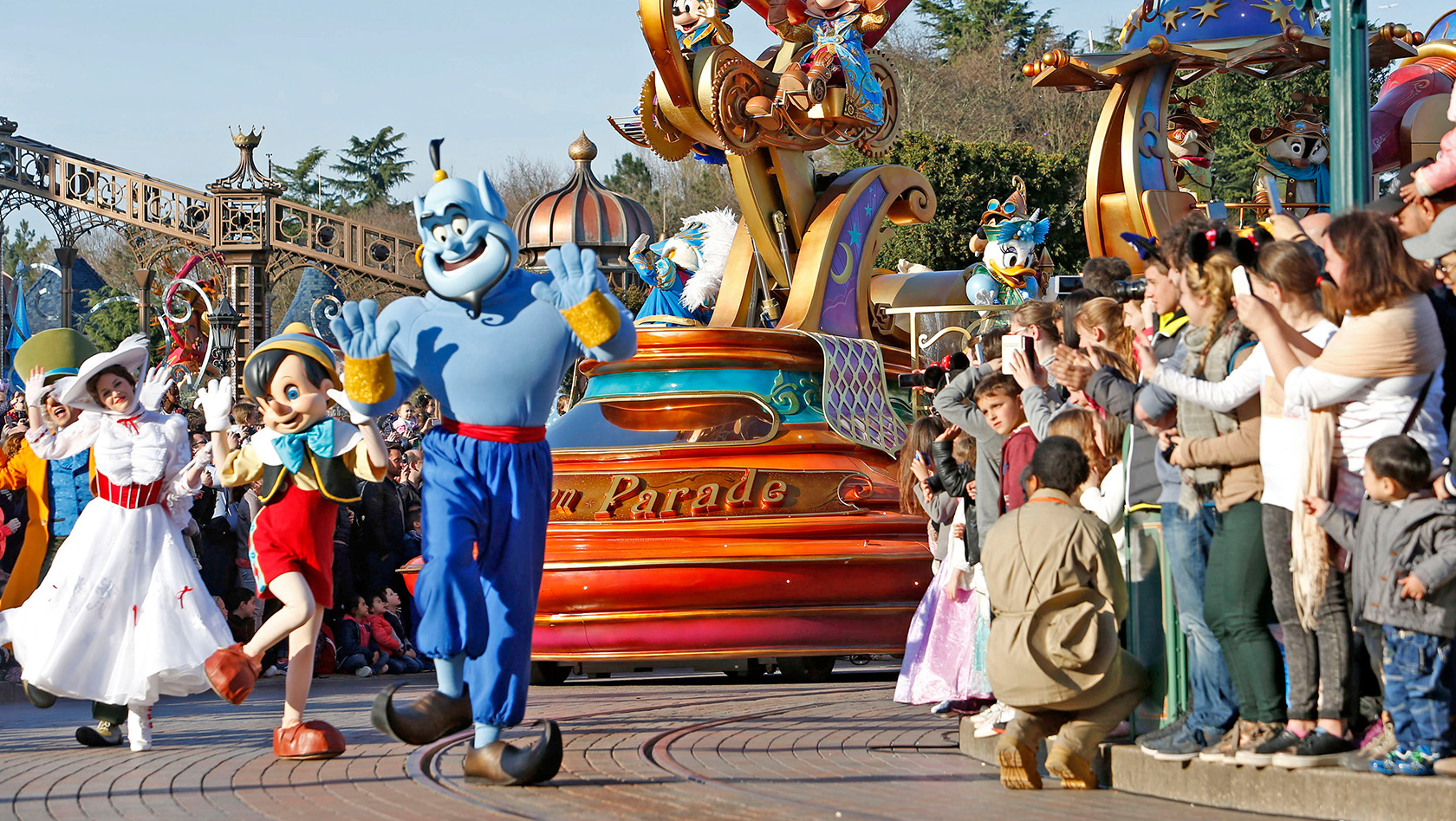 Disneyland Paris Parade Dschinni