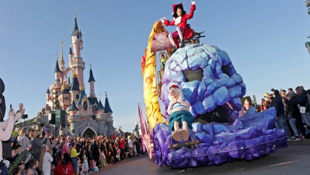 Disneyland Paris 2018: Parade zum Piraten und Prinzessinnen Festival