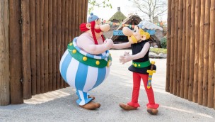 Parc Astérix Dorfeingang Asterix und Obelix