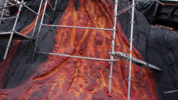 Plopsaland De Panne Dino Splash Vulkan Lava Detailaufnahme