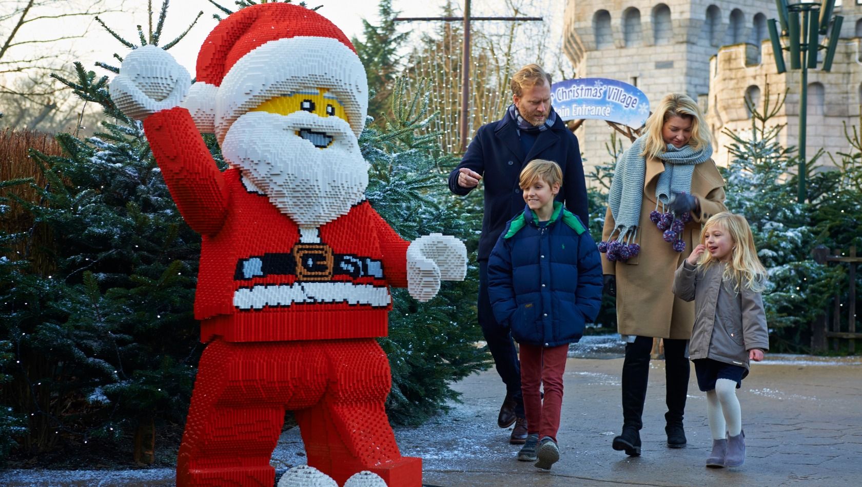 Legoland Windsor Wintersaison  2019/20 Weihnachtsmann Figur