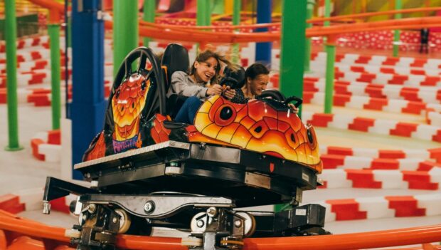 Maurer Rides Spinning Coaster Galaxy Park Kiev Wagon Airbrush
