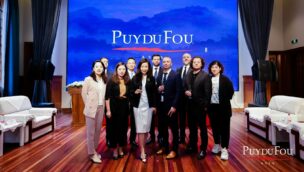 Puy du Fou Asia Vertragszeichnung