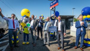 Europa-Park neuer Bahnhalt Ringsheim erster Zug Gruppenfoto (EuroCity-Express)