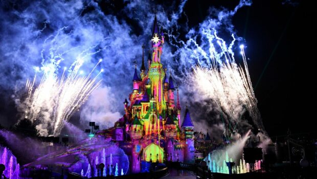 Disneyland Paris Disney Illuminations Winter 2021