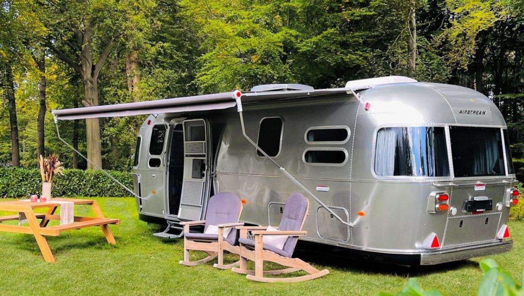 Die ikonischen Airstream-Campingwagen im Ferienpark Duinrell