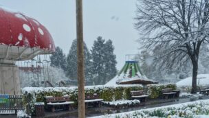 Ein Blick auf den Erlebnispark Steinau bei winterlichem Wetter