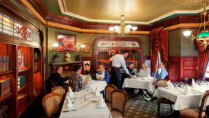 Ein Speisessal in Walt's - das amerikanische Restaurant in Disneyland Paris