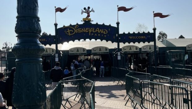 Disneyland Paris Eingang 2022