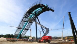 LEGOLAND Deutschland Wing Coaster 2023 neue Achterbahn Baustelle Lifthill