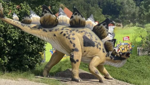 Charles Knie Circus-Land Dinosaurier Figur